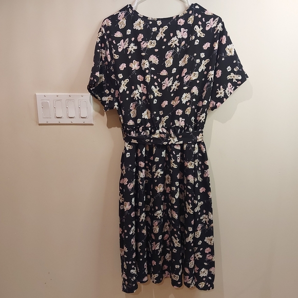 (#685)❣️Ladies short sleeve dress size XL - Picture 7 of 9